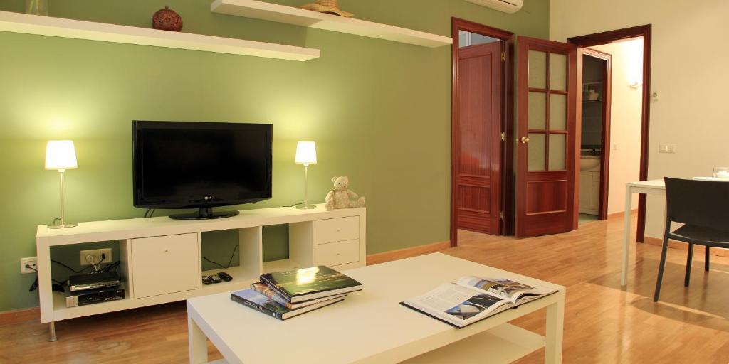 Alguera Apartments Napols Barcelona Room photo
